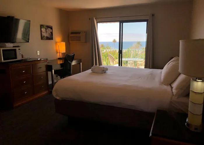 Moonlight Beach Motel
